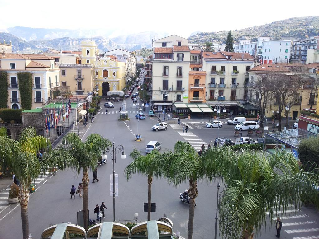 La Casa Dell'Orologio - Main Square Hotell Sorrento Exteriör bild