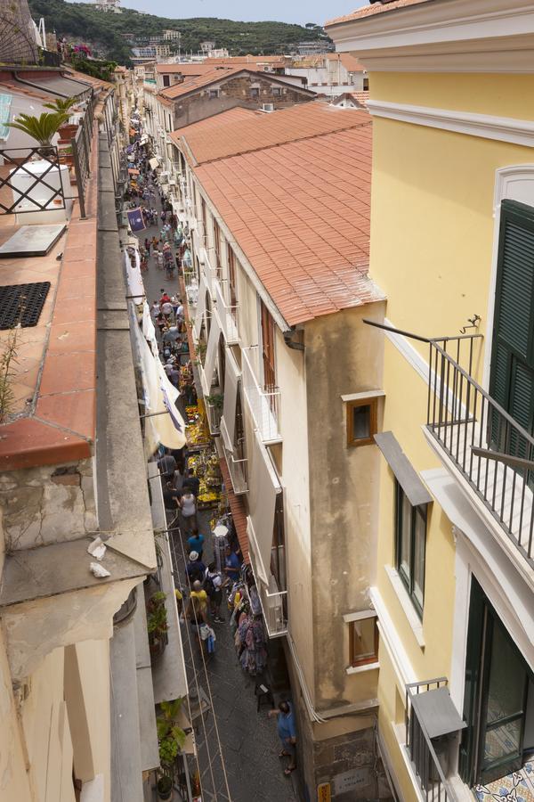La Casa Dell'Orologio - Main Square Hotell Sorrento Exteriör bild